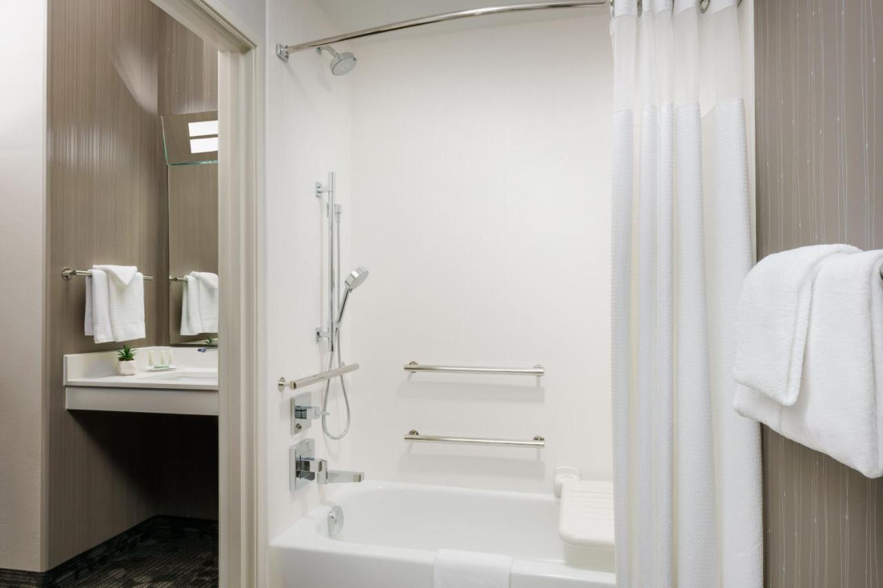 Courtyard By Marriott Dallas Lewisville Exterior photo
