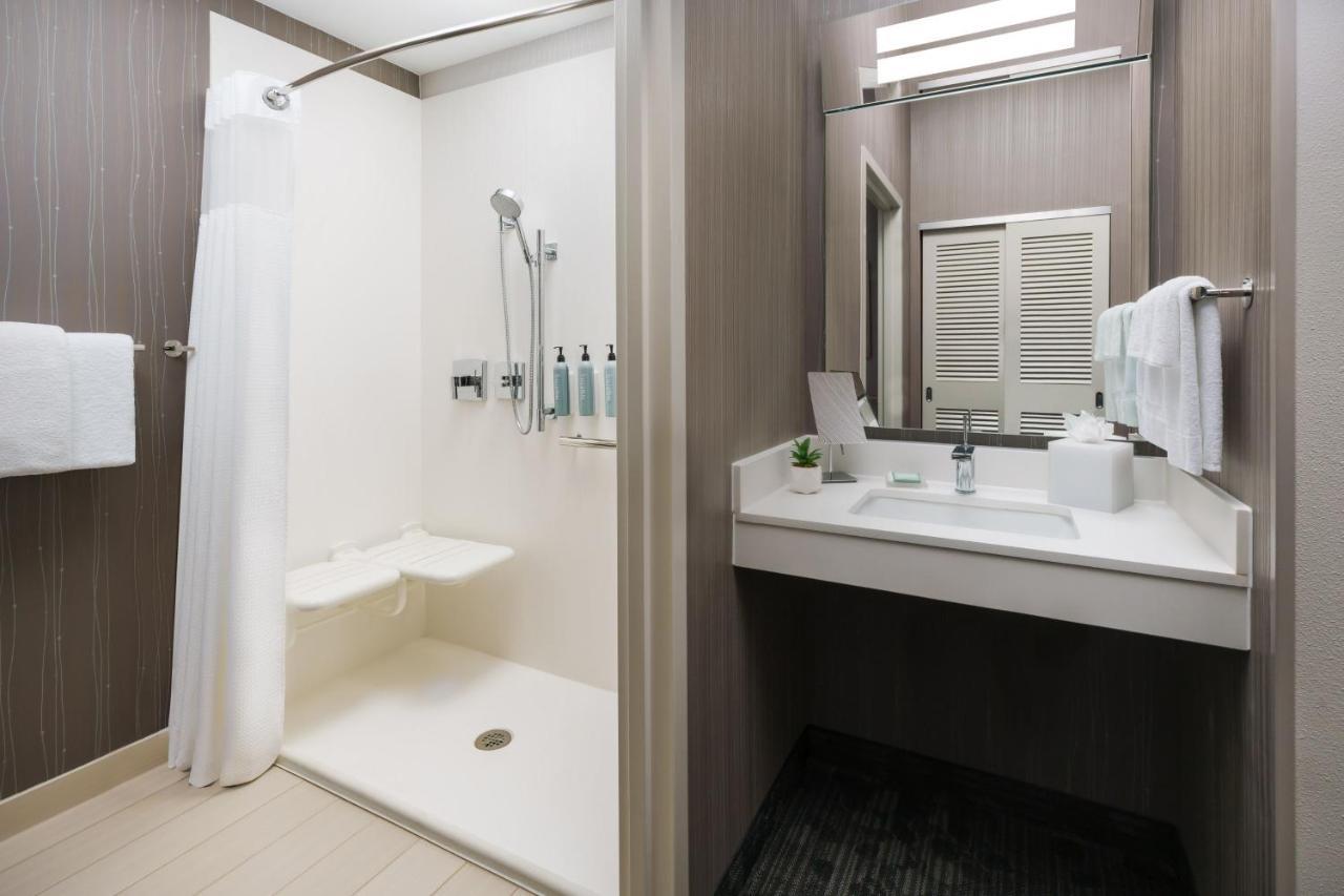 Courtyard By Marriott Dallas Lewisville Exterior photo
