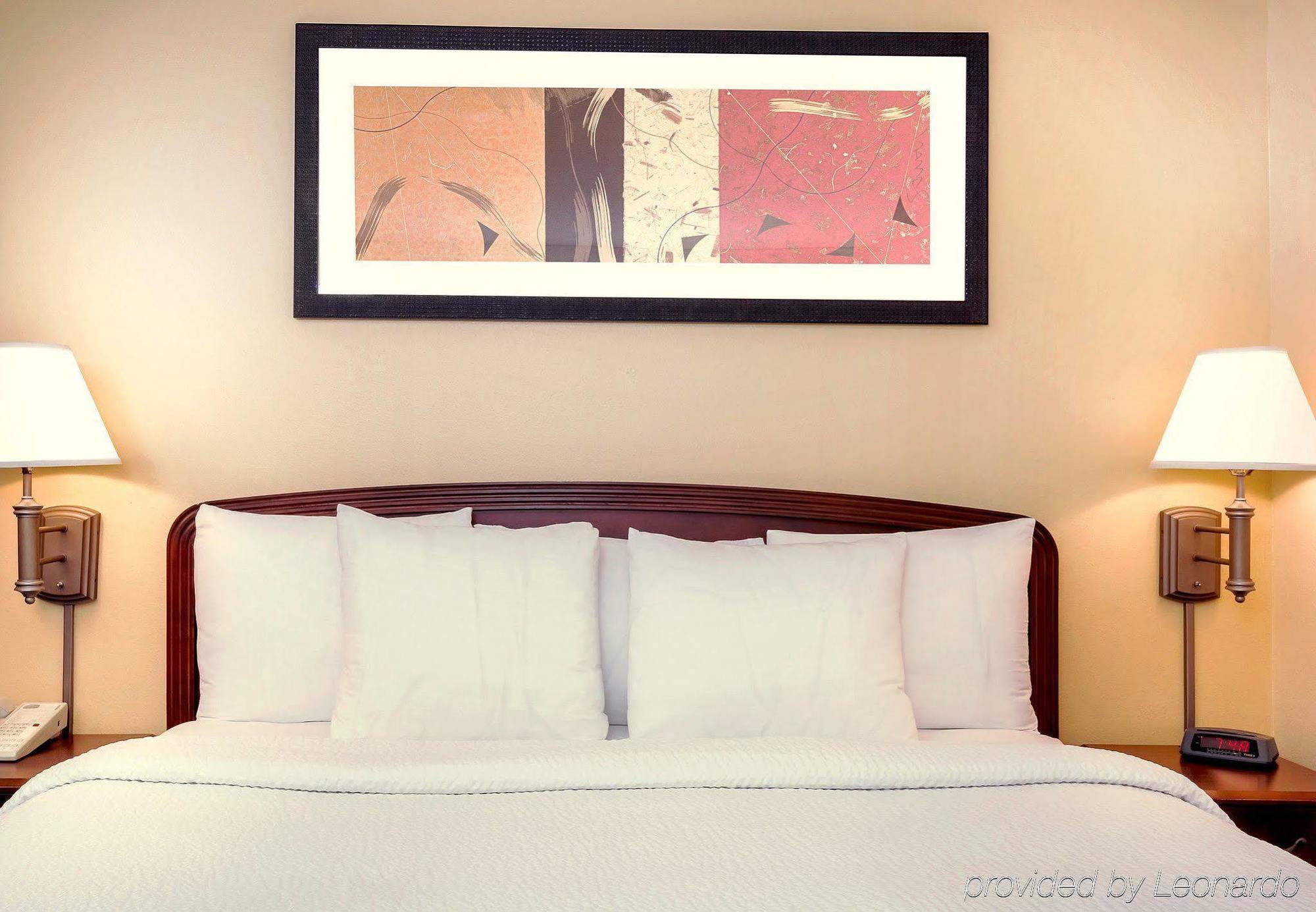 Courtyard By Marriott Dallas Lewisville Exterior photo